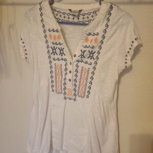 Chic White Embroidered Boho Blouse